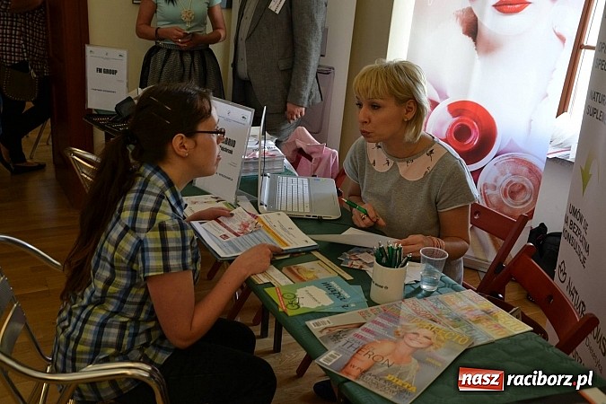 Zdjęcie w galerii na portalu naszraciborz.pl: Powiatowe Targi Pracy, Edukacji i Przedsiębiorczości na zamku wiadomości z regionu