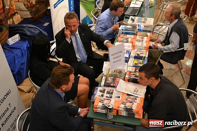 Zdjęcie w galerii na portalu naszraciborz.pl: Powiatowe Targi Pracy, Edukacji i Przedsiębiorczości na zamku wiadomości z regionu