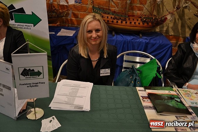 Zdjęcie w galerii na portalu naszraciborz.pl: Powiatowe Targi Pracy, Edukacji i Przedsiębiorczości na zamku wiadomości z regionu