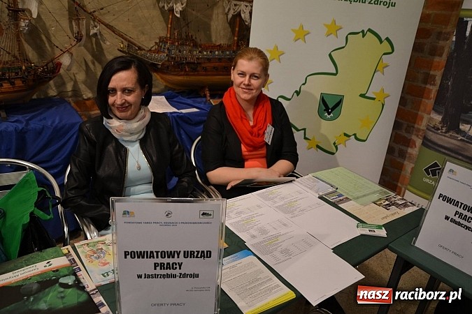 Zdjęcie w galerii na portalu naszraciborz.pl: Powiatowe Targi Pracy, Edukacji i Przedsiębiorczości na zamku wiadomości z regionu