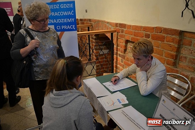 Zdjęcie w galerii na portalu naszraciborz.pl: Powiatowe Targi Pracy, Edukacji i Przedsiębiorczości na zamku wiadomości z regionu