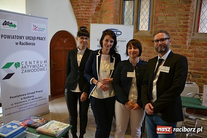 Zdjęcie w galerii na portalu naszraciborz.pl: Powiatowe Targi Pracy, Edukacji i Przedsiębiorczości na zamku wiadomości z regionu