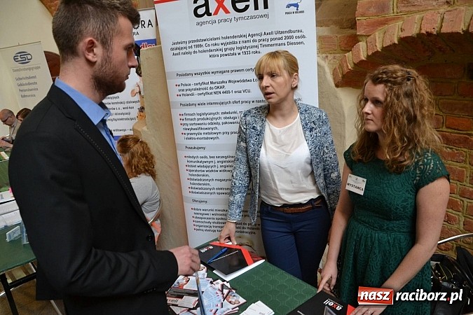 Zdjęcie w galerii na portalu naszraciborz.pl: Powiatowe Targi Pracy, Edukacji i Przedsiębiorczości na zamku wiadomości z regionu
