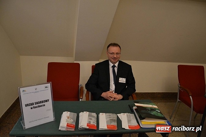 Zdjęcie w galerii na portalu naszraciborz.pl: Powiatowe Targi Pracy, Edukacji i Przedsiębiorczości na zamku wiadomości z regionu