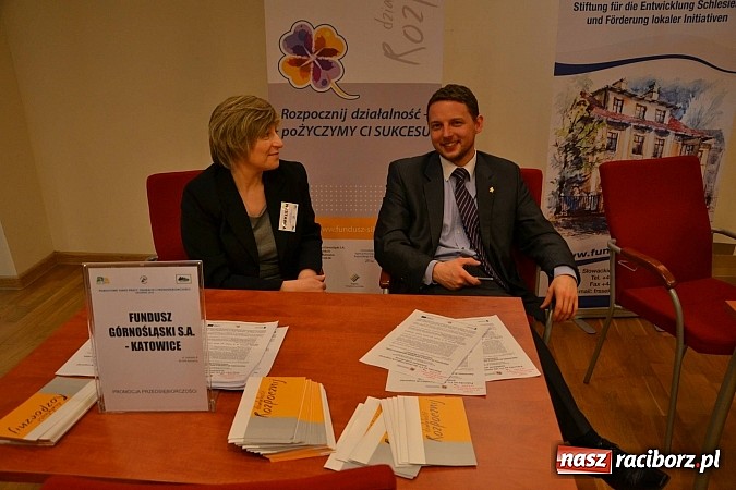 Zdjęcie w galerii na portalu naszraciborz.pl: Powiatowe Targi Pracy, Edukacji i Przedsiębiorczości na zamku wiadomości z regionu