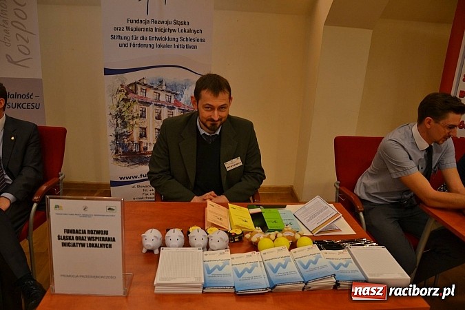 Zdjęcie w galerii na portalu naszraciborz.pl: Powiatowe Targi Pracy, Edukacji i Przedsiębiorczości na zamku wiadomości z regionu