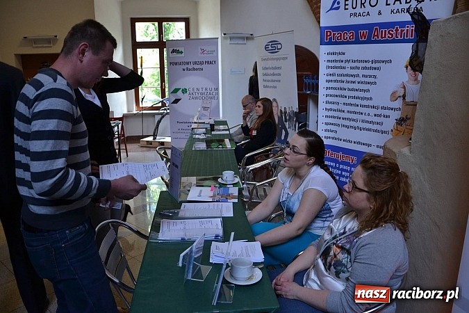 Zdjęcie w galerii na portalu naszraciborz.pl: Powiatowe Targi Pracy, Edukacji i Przedsiębiorczości na zamku wiadomości z regionu