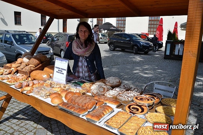 Zdjęcie w galerii na portalu naszraciborz.pl: Powiatowe Targi Pracy, Edukacji i Przedsiębiorczości na zamku wiadomości z regionu