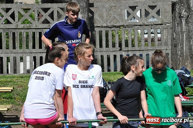 Zdjęcie w galerii na portalu naszraciborz.pl: Lekkoatleci z gimnazjów walczą o medale na stadionie PWSZ  wiadomości z regionu