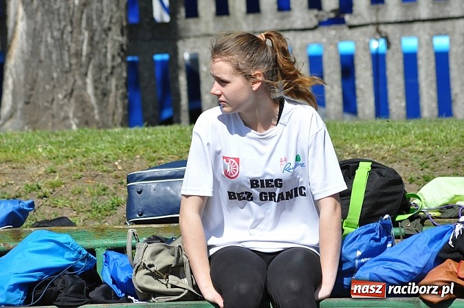 Zdjęcie w galerii na portalu naszraciborz.pl: Lekkoatleci z gimnazjów walczą o medale na stadionie PWSZ  wiadomości z regionu