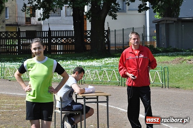 Zdjęcie w galerii na portalu naszraciborz.pl: Lekkoatleci z gimnazjów walczą o medale na stadionie PWSZ  wiadomości z regionu