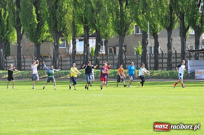 Zdjęcie w galerii na portalu naszraciborz.pl: Lekkoatleci z gimnazjów walczą o medale na stadionie PWSZ  wiadomości z regionu