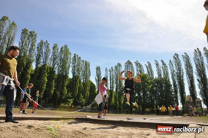 Zdjęcie w galerii na portalu naszraciborz.pl: Lekkoatleci z gimnazjów walczą o medale na stadionie PWSZ  wiadomości z regionu
