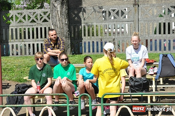 Zdjęcie w galerii na portalu naszraciborz.pl: Lekkoatleci z gimnazjów walczą o medale na stadionie PWSZ  wiadomości z regionu