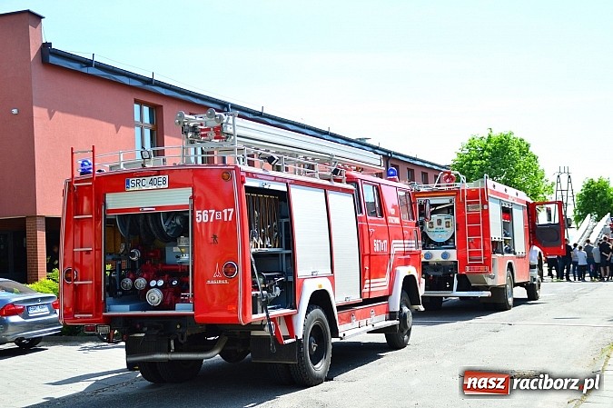 Zdjęcie w galerii na portalu naszraciborz.pl: Pożar szkoły w Rudniku - ćwiczenia strażaków wiadomości z regionu