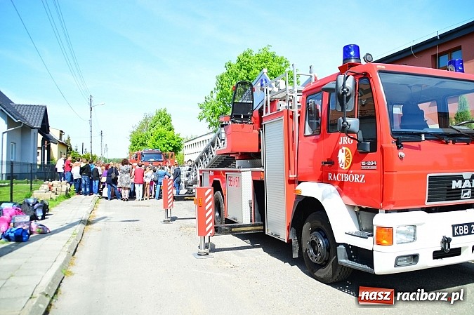 Zdjęcie w galerii na portalu naszraciborz.pl: Pożar szkoły w Rudniku - ćwiczenia strażaków wiadomości z regionu