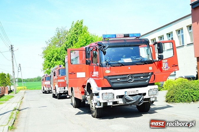 Zdjęcie w galerii na portalu naszraciborz.pl: Pożar szkoły w Rudniku - ćwiczenia strażaków wiadomości z regionu