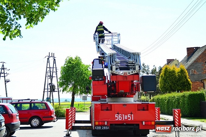 Zdjęcie w galerii na portalu naszraciborz.pl: Pożar szkoły w Rudniku - ćwiczenia strażaków wiadomości z regionu