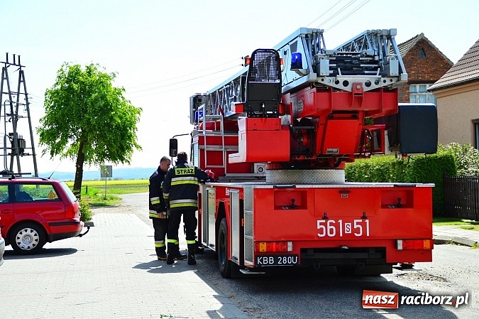 Zdjęcie w galerii na portalu naszraciborz.pl: Pożar szkoły w Rudniku - ćwiczenia strażaków wiadomości z regionu