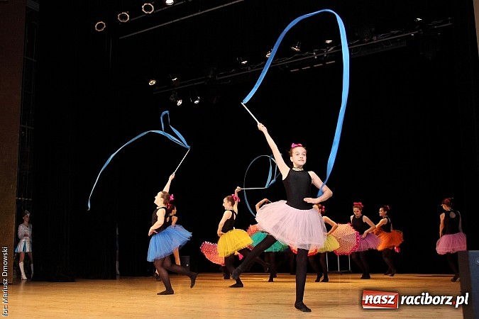 Zdjęcie w galerii na portalu naszraciborz.pl: Taniec królował dziś na deskach RCK  wiadomości z regionu
