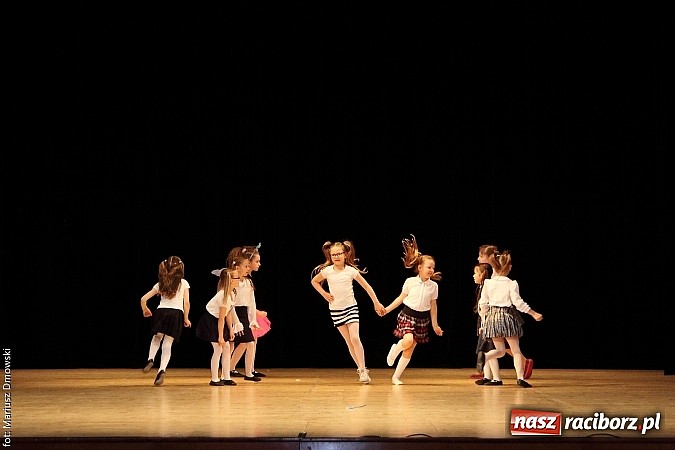 Zdjęcie w galerii na portalu naszraciborz.pl: Taniec królował dziś na deskach RCK  wiadomości z regionu