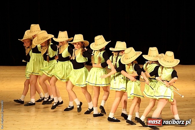 Zdjęcie w galerii na portalu naszraciborz.pl: Taniec królował dziś na deskach RCK  wiadomości z regionu