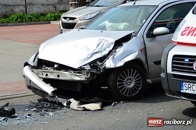 Zdjęcie w galerii na portalu naszraciborz.pl: Wypadek na DK-45 w Bieńkowicach wiadomości z regionu