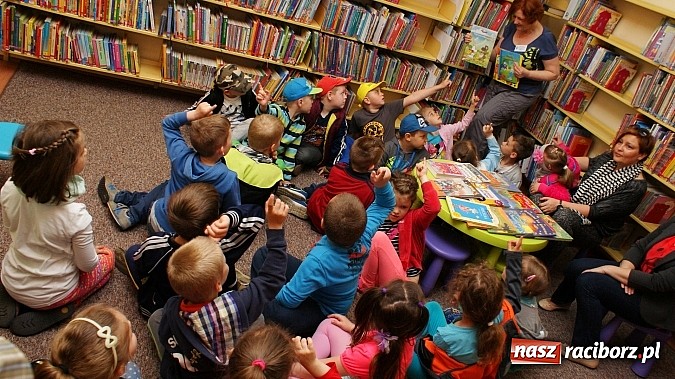 Zdjęcie w galerii na portalu naszraciborz.pl: Dzień otwartych drzwi w książnicy  wiadomości z regionu