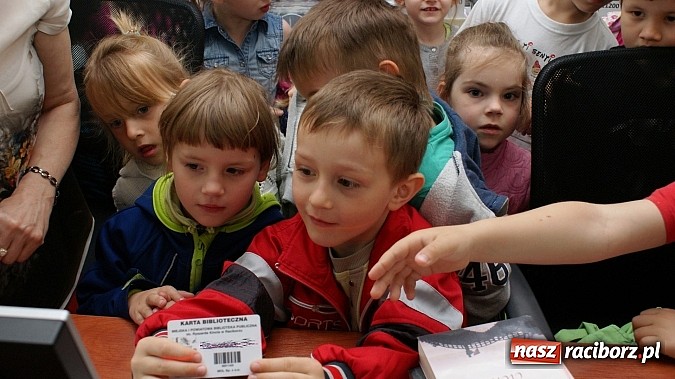 Zdjęcie w galerii na portalu naszraciborz.pl: Dzień otwartych drzwi w książnicy  wiadomości z regionu