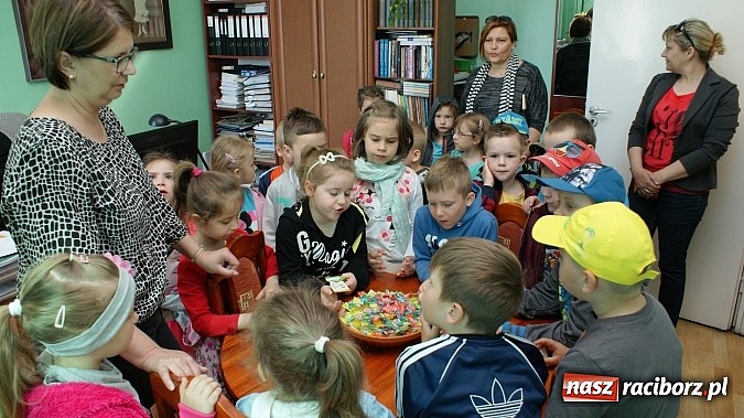 Zdjęcie w galerii na portalu naszraciborz.pl: Dzień otwartych drzwi w książnicy  wiadomości z regionu