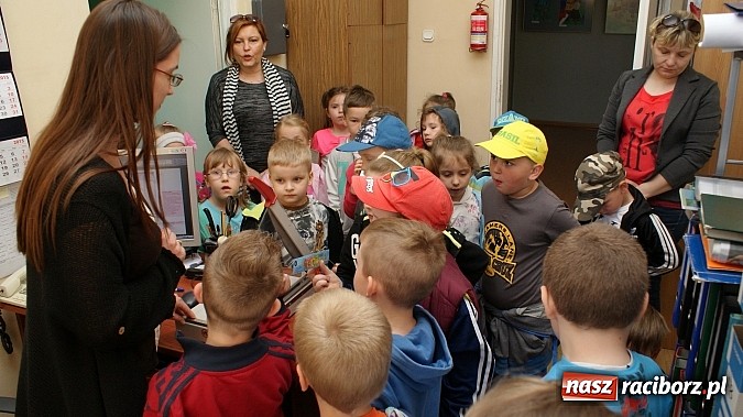 Zdjęcie w galerii na portalu naszraciborz.pl: Dzień otwartych drzwi w książnicy  wiadomości z regionu