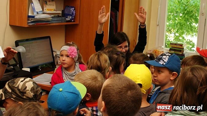 Zdjęcie w galerii na portalu naszraciborz.pl: Dzień otwartych drzwi w książnicy  wiadomości z regionu