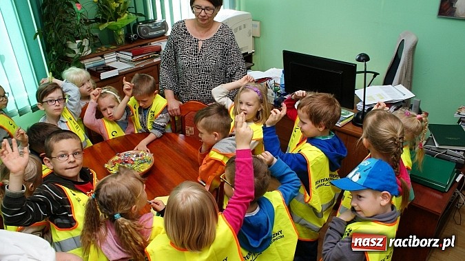 Zdjęcie w galerii na portalu naszraciborz.pl: Dzień otwartych drzwi w książnicy  wiadomości z regionu