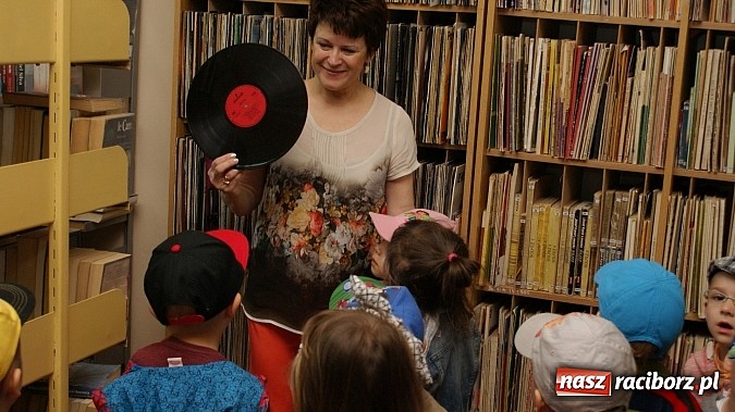 Zdjęcie w galerii na portalu naszraciborz.pl: Dzień otwartych drzwi w książnicy  wiadomości z regionu