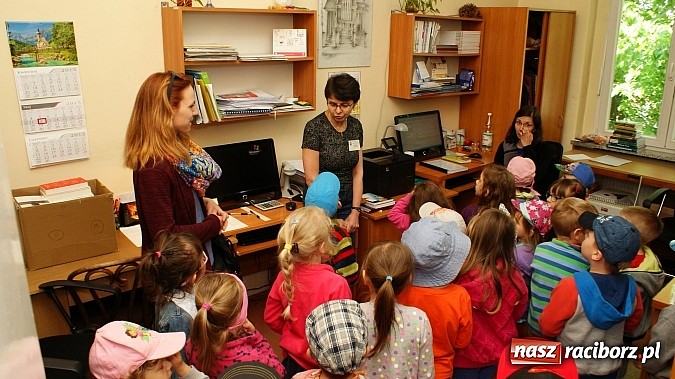 Zdjęcie w galerii na portalu naszraciborz.pl: Dzień otwartych drzwi w książnicy  wiadomości z regionu