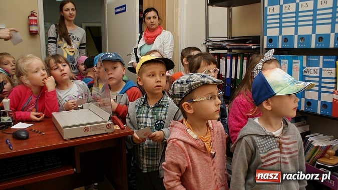 Zdjęcie w galerii na portalu naszraciborz.pl: Dzień otwartych drzwi w książnicy  wiadomości z regionu