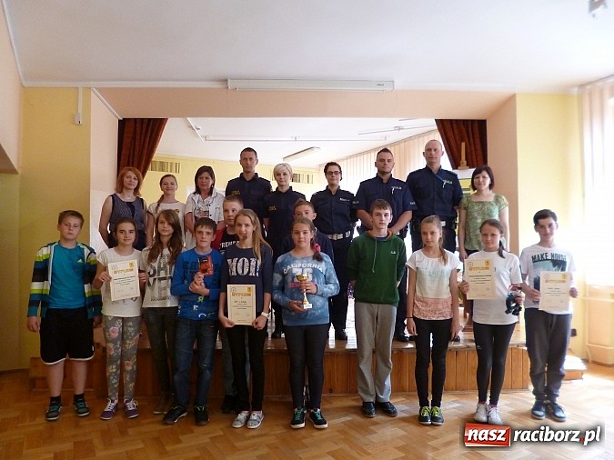 Zdjęcie w galerii na portalu naszraciborz.pl: Wyłoniono najlepszych w teorii i praktyce w całym okręgu. Kobyla najlepsza wśr&oacute;d podstaw&oacute;wek wiadomości z regionu