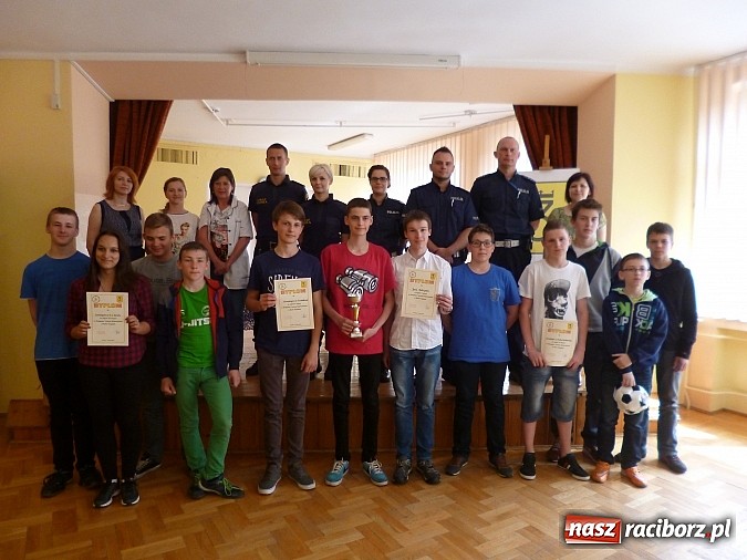 Zdjęcie w galerii na portalu naszraciborz.pl: Wyłoniono najlepszych w teorii i praktyce w całym okręgu. Kobyla najlepsza wśr&oacute;d podstaw&oacute;wek wiadomości z regionu