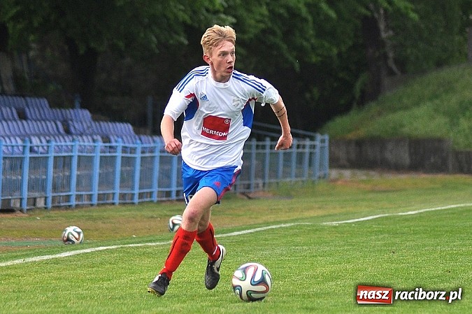 Zdjęcie w galerii na portalu naszraciborz.pl: Pierwsze zwycięstwo nowego trenera. Unia pokonała Radziechowy-Wieprz wiadomości z regionu
