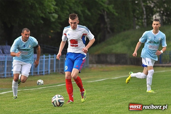 Zdjęcie w galerii na portalu naszraciborz.pl: Pierwsze zwycięstwo nowego trenera. Unia pokonała Radziechowy-Wieprz wiadomości z regionu