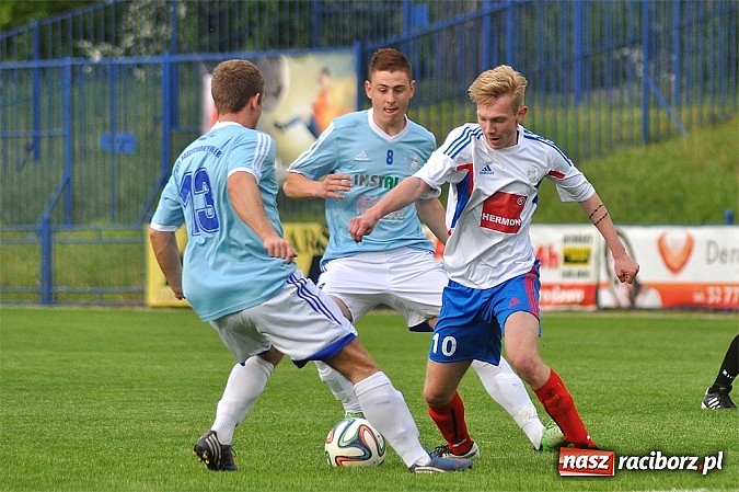 Zdjęcie w galerii na portalu naszraciborz.pl: Pierwsze zwycięstwo nowego trenera. Unia pokonała Radziechowy-Wieprz wiadomości z regionu