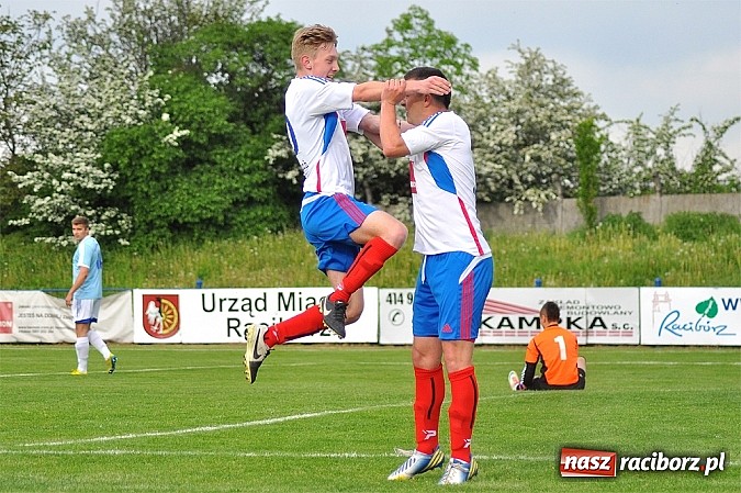 Zdjęcie w galerii na portalu naszraciborz.pl: Pierwsze zwycięstwo nowego trenera. Unia pokonała Radziechowy-Wieprz wiadomości z regionu