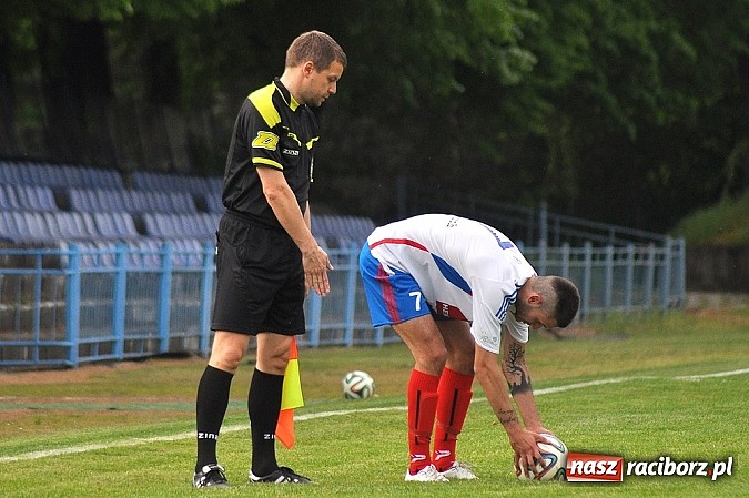 Zdjęcie w galerii na portalu naszraciborz.pl: Pierwsze zwycięstwo nowego trenera. Unia pokonała Radziechowy-Wieprz wiadomości z regionu