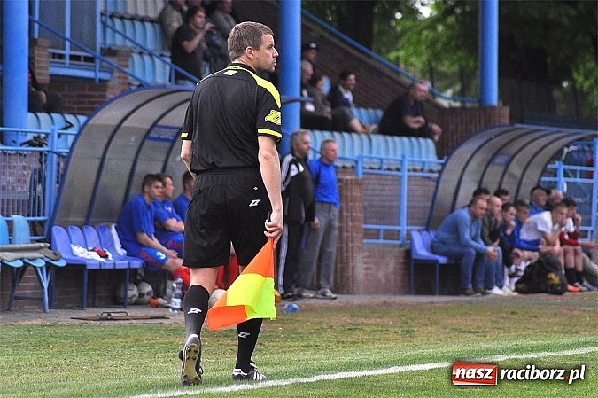 Zdjęcie w galerii na portalu naszraciborz.pl: Pierwsze zwycięstwo nowego trenera. Unia pokonała Radziechowy-Wieprz wiadomości z regionu