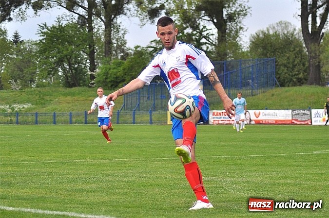 Zdjęcie w galerii na portalu naszraciborz.pl: Pierwsze zwycięstwo nowego trenera. Unia pokonała Radziechowy-Wieprz wiadomości z regionu
