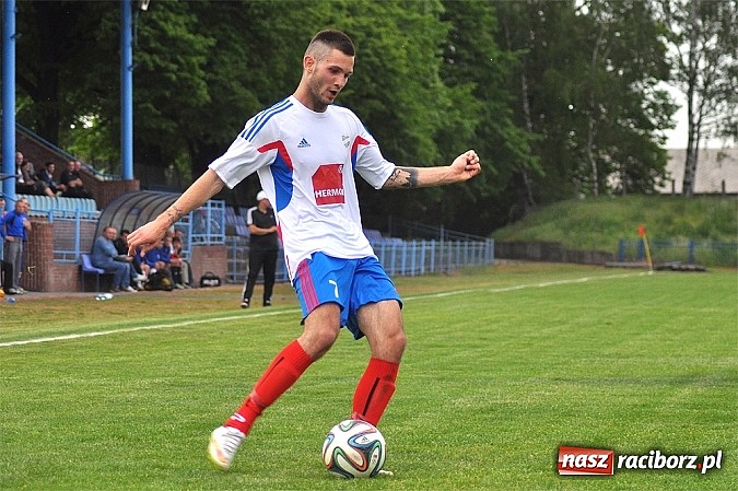 Zdjęcie w galerii na portalu naszraciborz.pl: Pierwsze zwycięstwo nowego trenera. Unia pokonała Radziechowy-Wieprz wiadomości z regionu