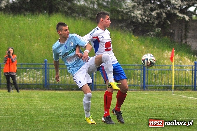 Zdjęcie w galerii na portalu naszraciborz.pl: Pierwsze zwycięstwo nowego trenera. Unia pokonała Radziechowy-Wieprz wiadomości z regionu