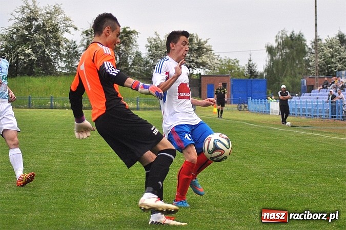 Zdjęcie w galerii na portalu naszraciborz.pl: Pierwsze zwycięstwo nowego trenera. Unia pokonała Radziechowy-Wieprz wiadomości z regionu
