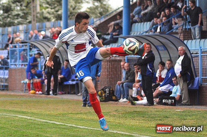 Zdjęcie w galerii na portalu naszraciborz.pl: Pierwsze zwycięstwo nowego trenera. Unia pokonała Radziechowy-Wieprz wiadomości z regionu