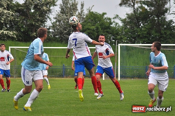 Zdjęcie w galerii na portalu naszraciborz.pl: Pierwsze zwycięstwo nowego trenera. Unia pokonała Radziechowy-Wieprz wiadomości z regionu